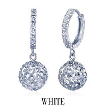 Load image into Gallery viewer, Earrings 18K Tri-Gold Mesh Drop Earrings
