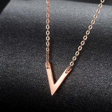 Load image into Gallery viewer, Necklaces 18K Rose Gold Arrow Pendant Necklace