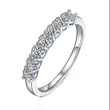 Load image into Gallery viewer, Rings 0.7CT VVS1 Silver Moissanite Ring
