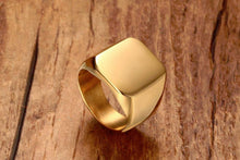 Load image into Gallery viewer, Rings Men&#39;s Gold Signet Pinky Ring
